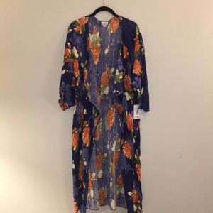 LuLaRoe Medium Shirley